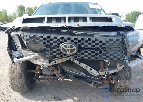 2018 Toyota Tundra Sr5 5.7L V8 из США, поврежденный, VIN 5TFDY5F10JX752622